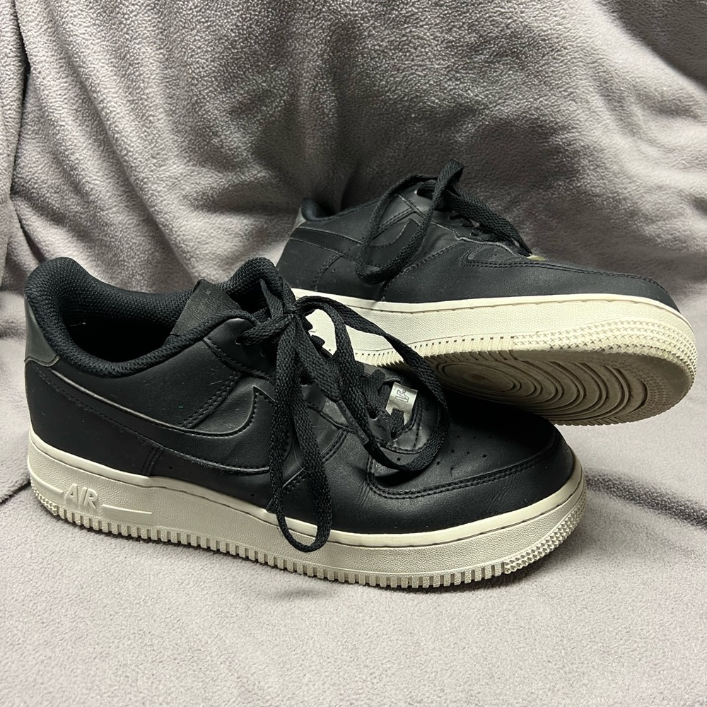 Black Air Force Ones